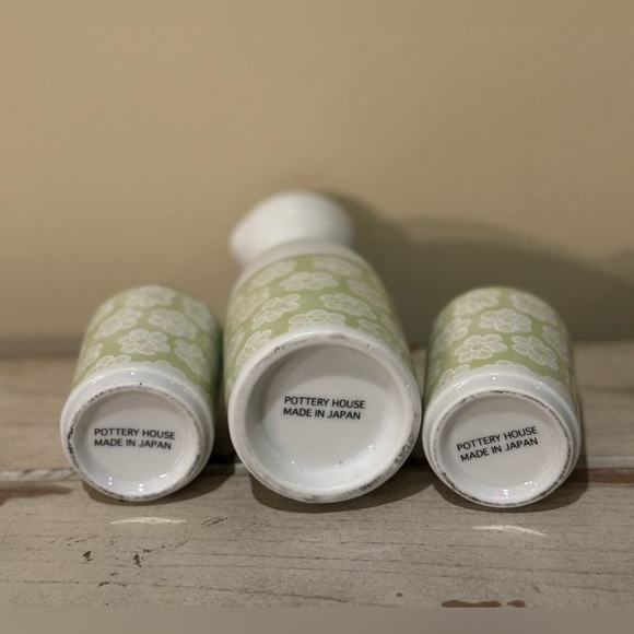 3 Piece Sake Set Green Floral Pottery House Made In Japan - Picture 4 of 5